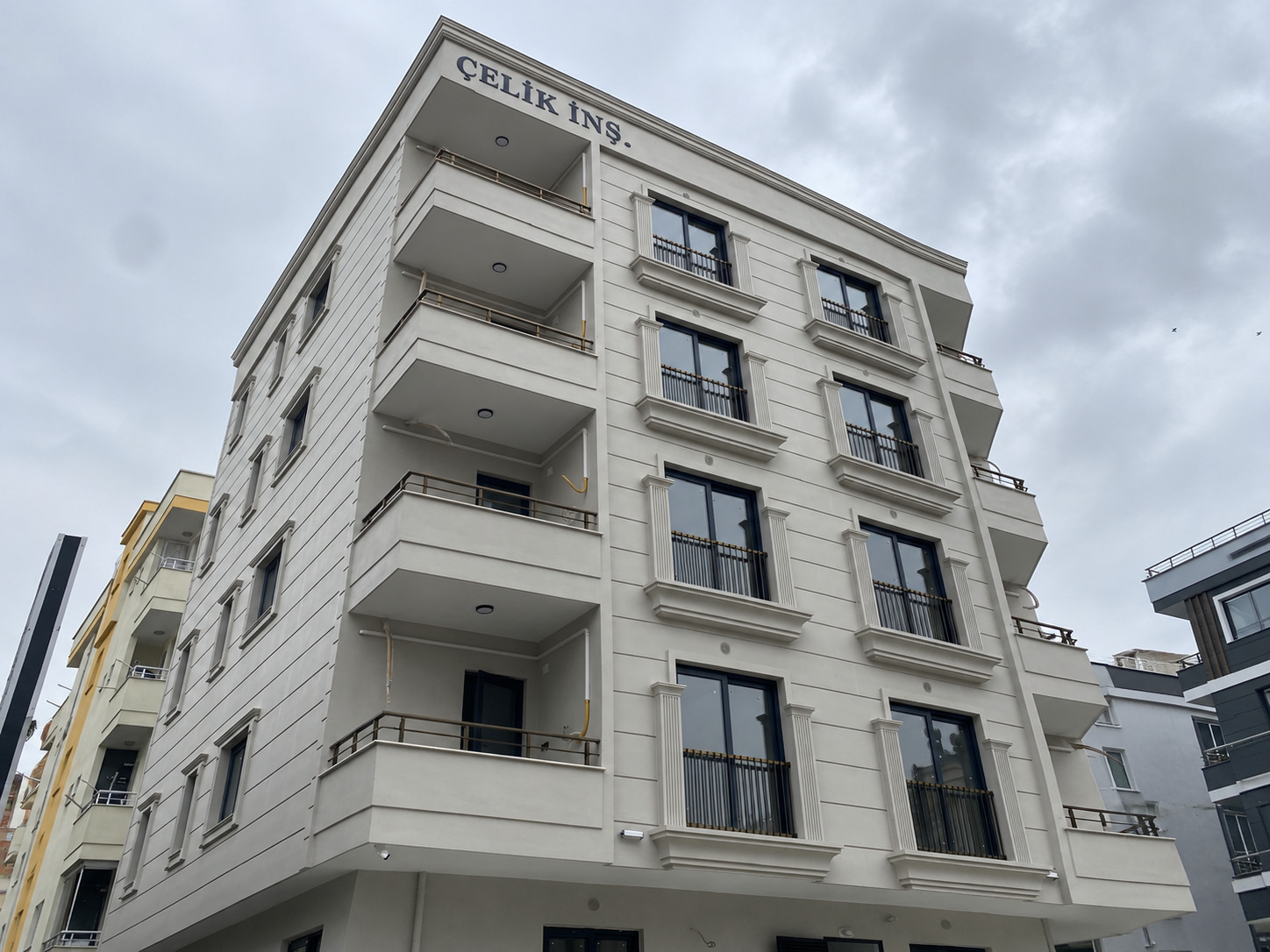 VERSUS GAYRİMENKUL'DEN 2+1 SATILIK DAİRE