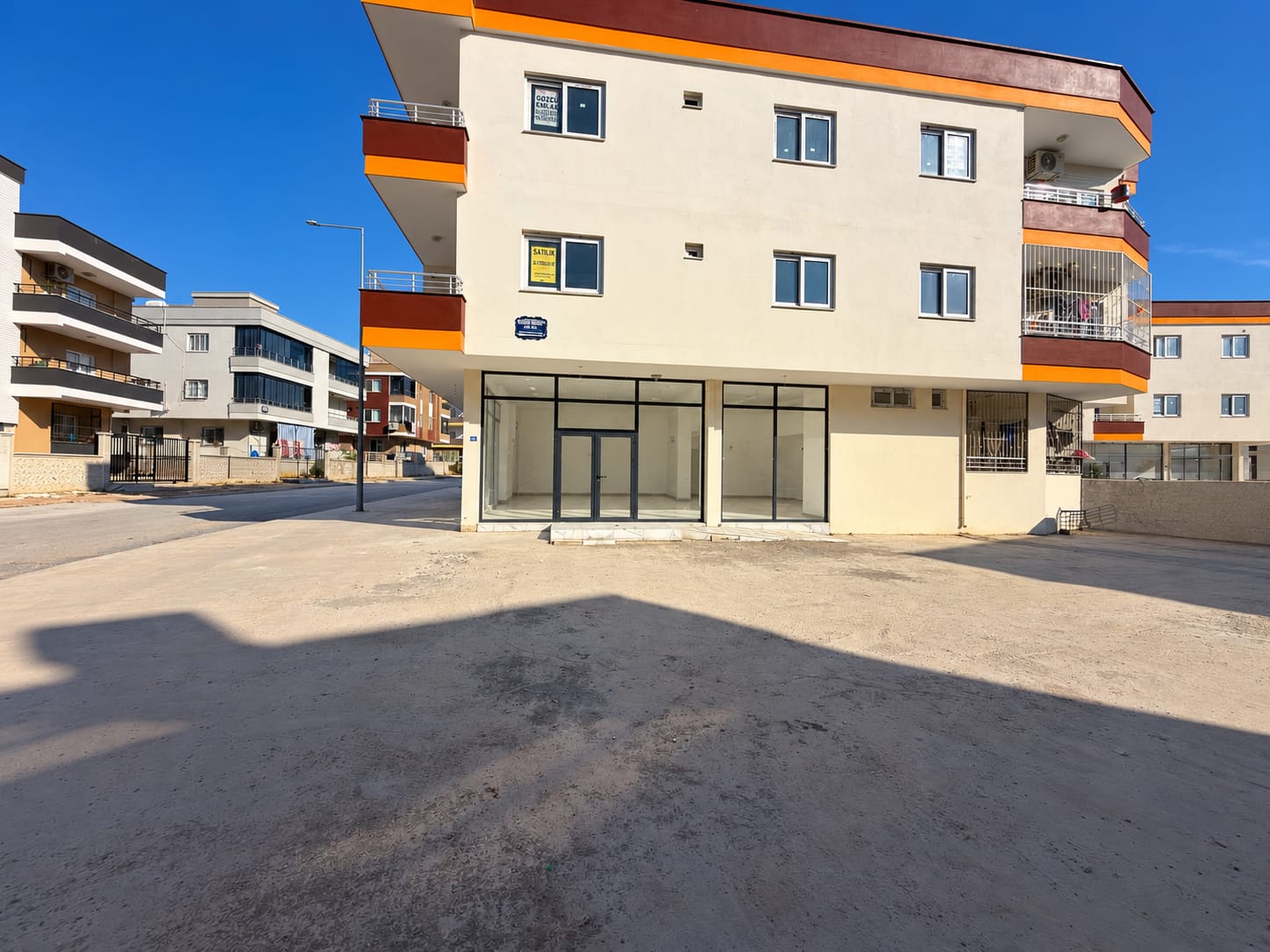 VERSUS GAYRİMENKUL'DEN 45m² DÜKKAN